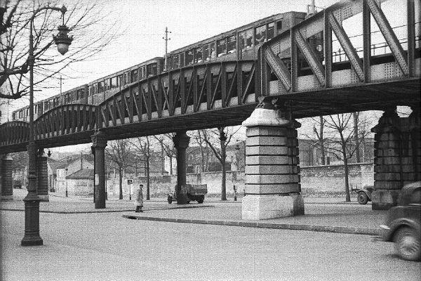 [Metro viaduct, Quai de la Gare, Austerlitz]