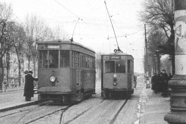 [Versailles tram]